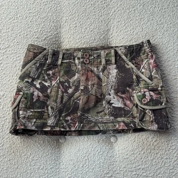 Danielle Guizio Camouflage Tactical Cargo Mini Skirt - Picture 3 of 6